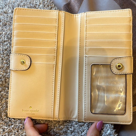 Kate spade bi-fold wallet - Picture 2 of 5